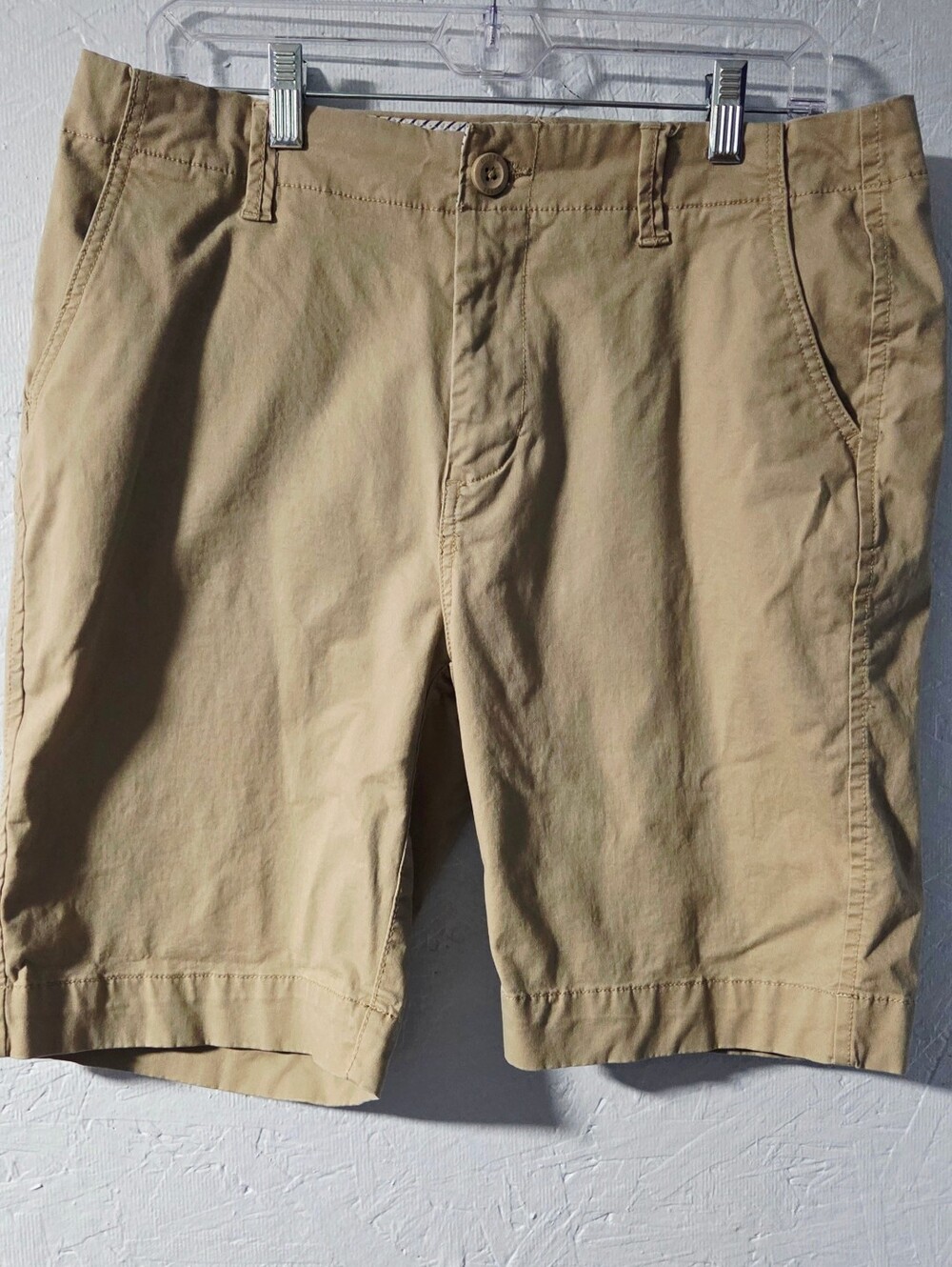 Men's Guess Khaki Chino Shorts - Size 32